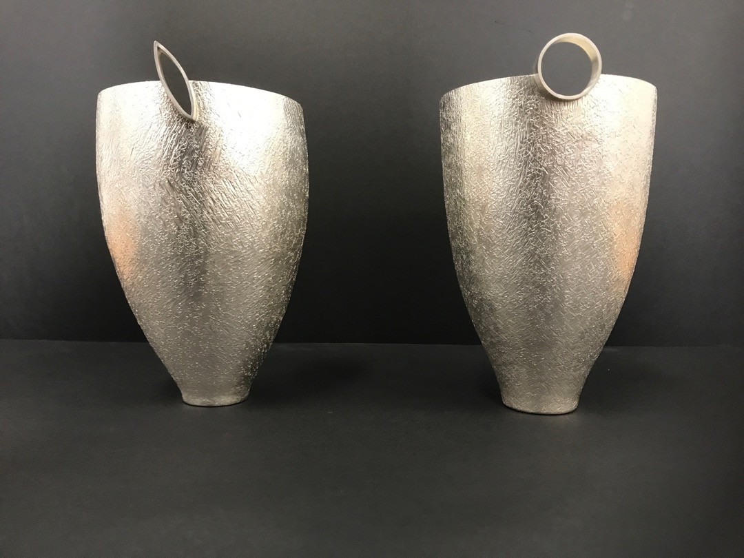 New Contemporary Objects -Britannia silver and sterling silver. Hand raised with textured surfaces.
#contemporarysilversmith #silversmith #silverobjects #handmadeinaustralia #philipnoakes